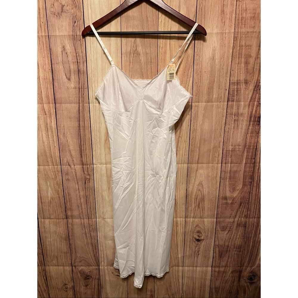 Vanity fair Large 36 NWT white vintage nighty full slip lace